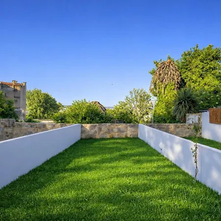 Holiday home 423 Garden ! Breakfast And Lunch Option ! Walk To Porto Vila Nova de Gaia